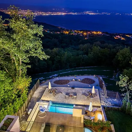 Altavista - Seaview & Relax With Heated Pool & Minigolf