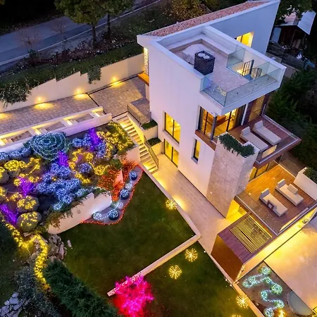 Vila Altavista - Seaview & Relax With Heated Pool & Minigolf Opatija