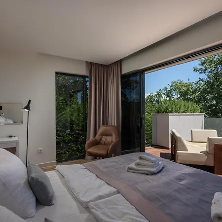 Vila Altavista - Seaview & Relax With Heated Pool & Minigolf *