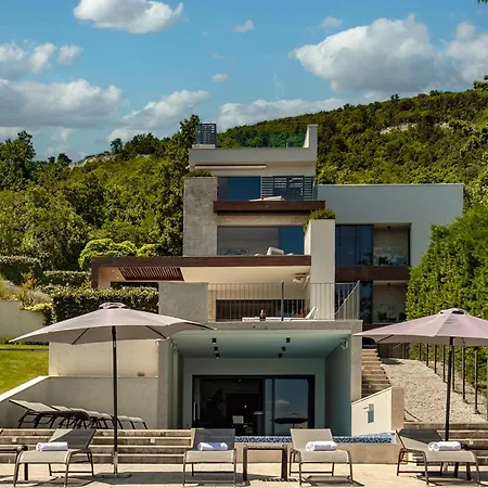 Altavista - Seaview & Relax With Heated Pool & Minigolf Opatija
