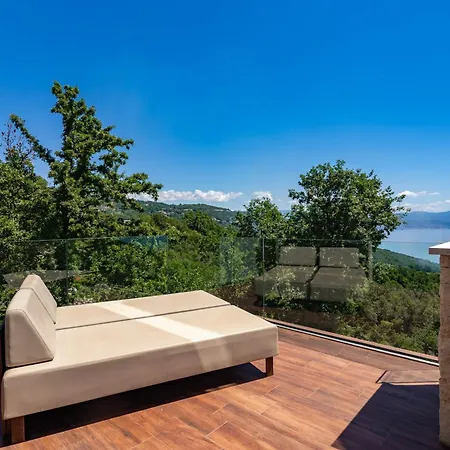 Villa Altavista - Seaview & Relax With Heated Pool & Minigolf *
