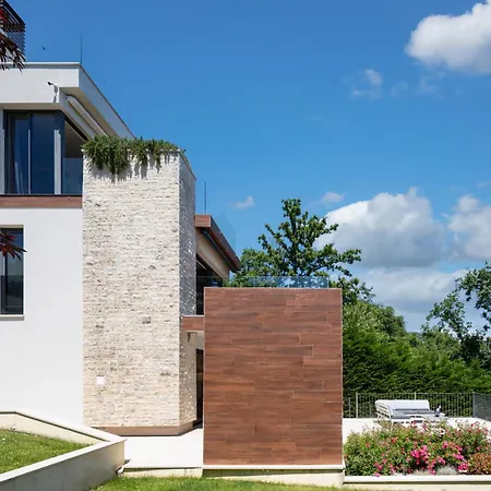 Villa Altavista - Seaview & Relax With Heated Pool & Minigolf Opatija