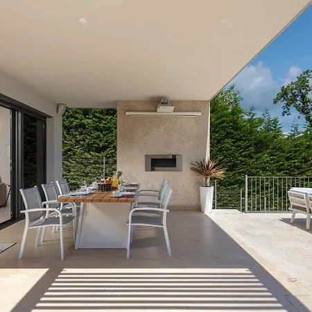 Altavista - Seaview & Relax With Heated Pool & Minigolf Vila *