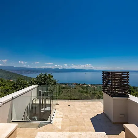 Altavista - Seaview & Relax With Heated Pool & Minigolf