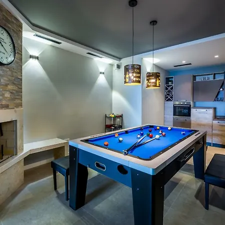 Vila Altavista - Seaview & Relax With Heated Pool & Minigolf Opatija