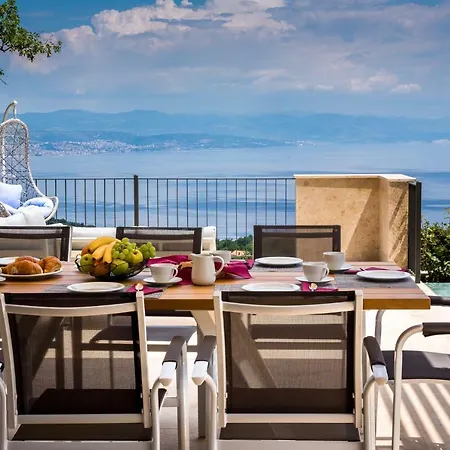 Vila Altavista - Seaview & Relax With Heated Pool & Minigolf *
