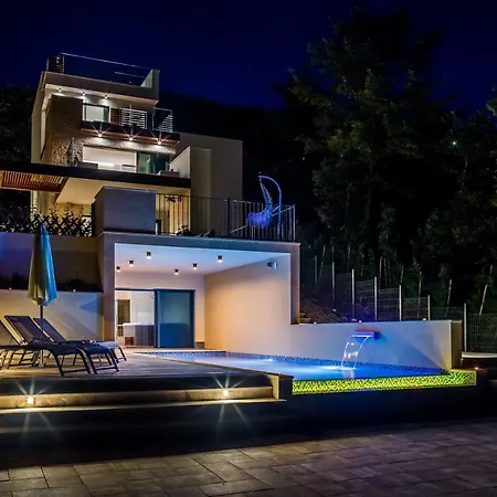 Altavista - Seaview & Relax With Heated Pool & Minigolf Opatija
