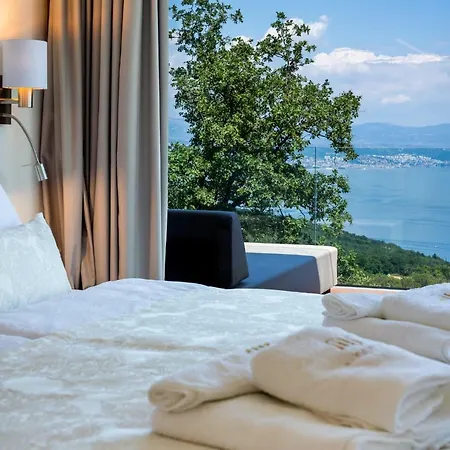 Villa Altavista - Seaview & Relax With Heated Pool & Minigolf *