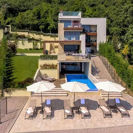 Villa Altavista - Seaview & Relax With Heated Pool & Minigolf